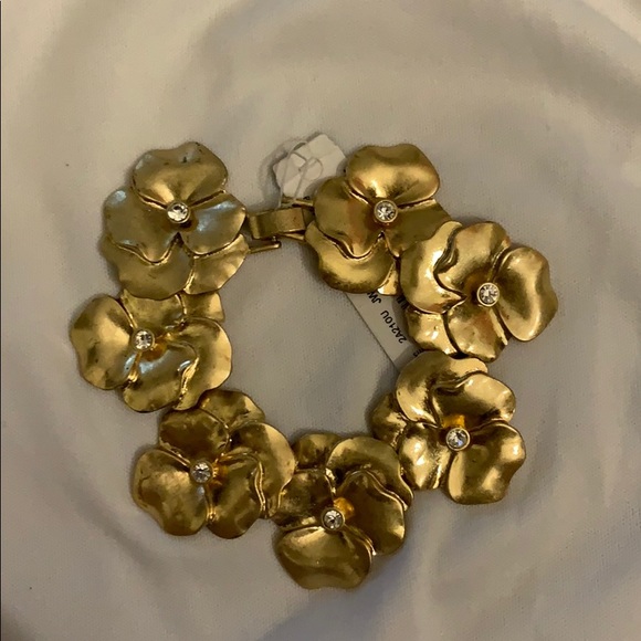 Liz Claiborne Clip on Earrings & Matching Bracelet - Picture 4 of 4